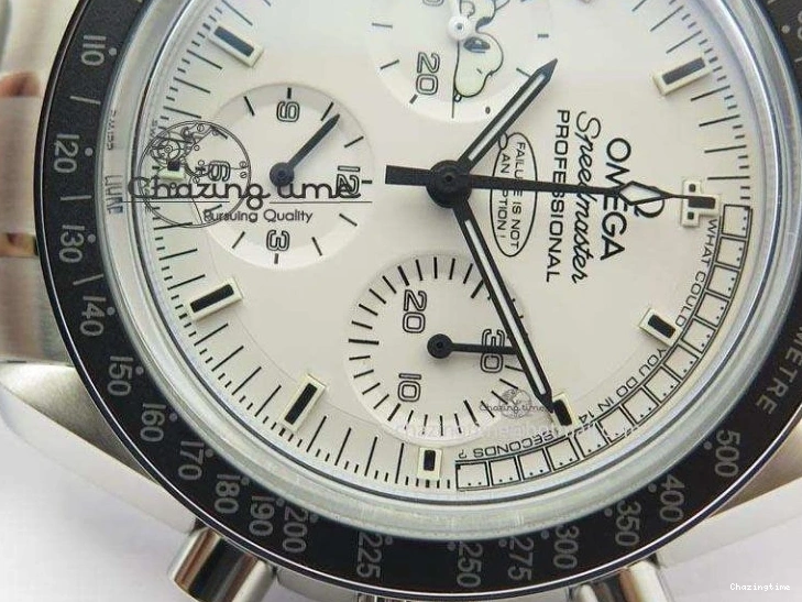 1223 Efficient Speedmaster JHF SS Snoopy Award 45th Anniversary White dial On SS Bracelet 8239